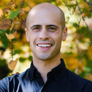Headshot of Benjamin Siegel